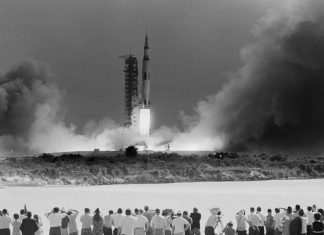 LAS COMPUTADORAS QUE ENVIARON A TRES HOMBRES A LA LUNA: LA TECNOLOGÍA DETRÁS DEL PROGRAMA APOLLO 11
