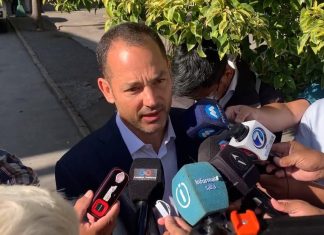 EL INTENDENTE DIJO QUE BETTINA ROMERO HUNDIÓ A LA CIUDAD EN “LA DECADENCIA”