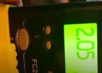 BORRACHA CON 2.05 DE ALCOHOL EN SANGRE LE DIO A UN ARBOL