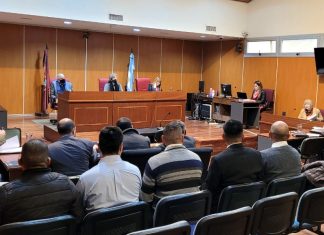 CINCO POLICÍAS ABSUELTOS LISA Y LLANAMENTE