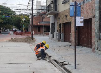 RECONSTRUYEN DÁRSENAS PARA EL ESTACIONAMIENTO DE COLECTIVOS EN ZUVIRÍA AL 700
