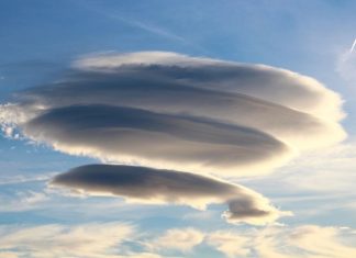 QUE ES UN ALTOCUMULO LENTICULAR