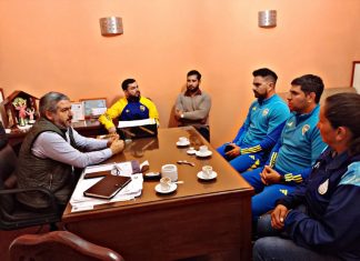 EL GALPON: EL INTENDENTE RECIBIÓ A AUTORIDADES DE ARGENTINO DEL ESTE Y CAPTADORES DE BOCA JUNIORS