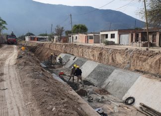 AVANZA EL REVESTIMIENTO DEL CANAL ADET EN SAN IGNACIO