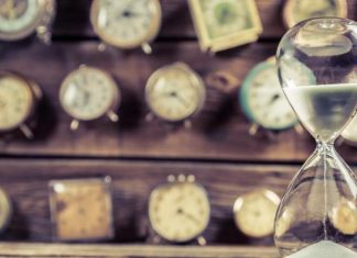 ¿POR QUÉ CREEMOS QUE EL TIEMPO PASA MÁS RÁPIDAMENTE? LA PERCEPCIÓN DE LA ENTROPÍA TEMPORAL