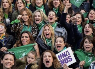 DOBLE MORAL Y VERSO “PROGRE”