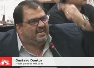 “ESTOS NEGACIONISTAS QUE FUERON A RECIBIR ÓRDENES, A ADULAR Y A QUERER DAÑAR LA DEMOCRACIA”