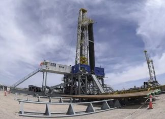 ANUNCIAN UN PARO DE PETROLEROS POR TIEMPO INDETERMINADO