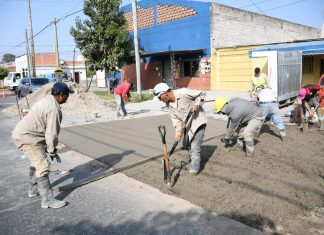 EJECUTAN TAREAS DE HORMIGONADO EN EL BARRIO SAN JOSÉ