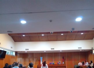 “TENGO CLARO EN MI MEMORIA EL PIE DEL POLICÍA SOBRE EL CUELLO DEL MUCHACHO”