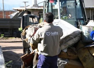 EN LOS BARRIOS SAN SILVESTRE E ISLAS MALVINAS SE REALIZÓ UN NUEVO DESCACHARRADO