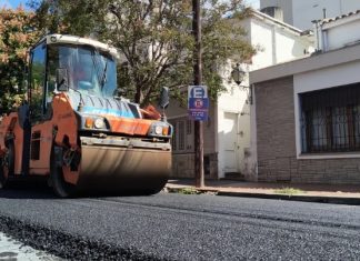 AVANZA LA OBRA DE REPAVIMENTACIÓN EN LA CALLE ALSINA