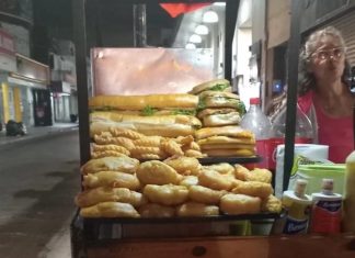 LA MUNICIPALIDAD DECOMISÓ CINCO CARROS DE COMIDAS QUE INCUMPLÍAN LA NORMATIVA