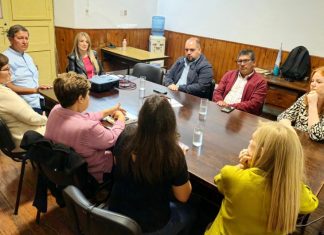 DIPUTADOS SE REUNIERON CON PSICÓLOGOS PARA MEDIAR POR UNA DEUDA DE IPS