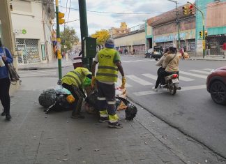 MULTAN A COMERCIANTES POR SACAR LA BASURA EL DÍA DEL PARO NACIONAL