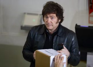 “MACRI ESTÁ HECHO UN LLORÓN, SE LO VE MUY DE CRISTAL”