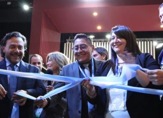 GUSTAVO SÁENZ INAUGURÓ EL STAND DE SALTA EN LA FERIA ARMINERA