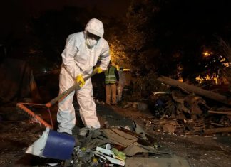 EFECTUARON LA LIMPIEZA DE UNA VIVIENDA CON RESIDUOS ACUMULADOS EN CORONEL VIDT Y AYACUCHO