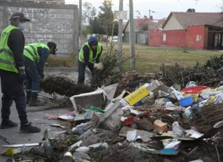 LA MUNICIPALIDAD INTERVINO EN UN MICROBASURAL EN BARRIO SANTA ANA 1