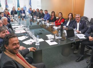 GOBERNADORES IMPULSAN UN PROYECTO DE LEY PARA REDISTRIBUIR RECURSOS CON CRITERIO FEDERAL