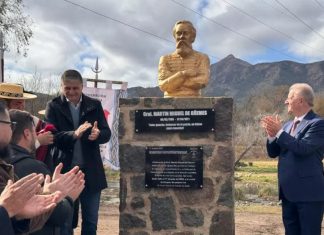 INAUGURARON UN BUSTO DEL GENERAL GÜEMES EN COSQUÍN