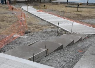 EJECUTAN LA PUESTA EN VALOR DE LA PLAZA DEL BARRIO PORTAL DE GÜEMES