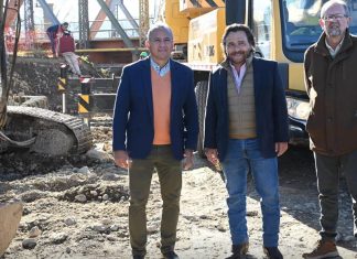 INICIÓ LA CONSTRUCCIÓN DEL PRIMER PUENTE SOBRE RÍO VAQUEROS: EL GOBERNADOR RECORRIÓ LAS OBRAS