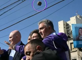 CASCOTEARON A MILEI EN LOMAS DE ZAMORA