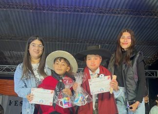 EL TUNAL CANTÓ Y BAILÓ EN EL FESTIVAL DE LA CANCIÓN