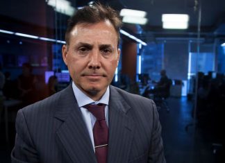 EL ENEMIGO PÚBLICO DE LA DEMOCRACIA