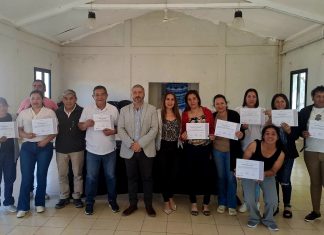 VECINOS DE EL TUNAL RECIBIERON SUS CERTIFICADOS DE CARPINTERÍA