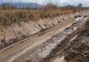 EJECUTAN LA LIMPIEZA DEL CANAL PLUVIAL DEL BARRIO COOPERATIVA SUR