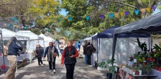 SE DESARROLLÓ UNA NUEVA EDICIÓN DE LA FERIA ARTESANAL EN EL PASEO DE LOS POETAS