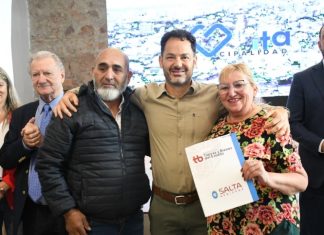 MÁS DE 120 VECINOS RECIBIERON SUS ESCRITURAS