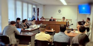 UNA TESTIGO RELATÓ UN EPISODIO EN EL CUAL EL CHINO SAAVEDRA INTENTÓ METERSE EN LA CAMA DE UNA COMPAÑERA Y POR ESA RAZÓN LO EXPULSARON DE LA ONG