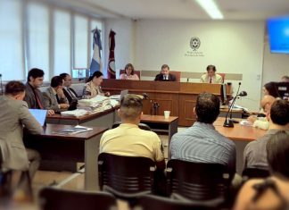 UNA TESTIGO RELATÓ UN EPISODIO EN EL CUAL EL CHINO SAAVEDRA INTENTÓ METERSE EN LA CAMA DE UNA COMPAÑERA Y POR ESA RAZÓN LO EXPULSARON DE LA ONG