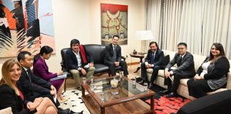 EL GOBERNADOR SE REUNIÓ CON DIRECTIVOS DE LA MINERA PLASA PARA AVANZAR EN UN PROYECTO SUSTENTABLE DE LITIO EN EL SALAR DE DIABLILLOS