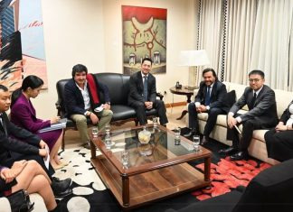 EL GOBERNADOR SE REUNIÓ CON DIRECTIVOS DE LA MINERA PLASA PARA AVANZAR EN UN PROYECTO SUSTENTABLE DE LITIO EN EL SALAR DE DIABLILLOS