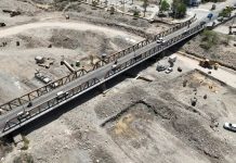 LA OBRA DEL PUENTE SOBRE EL RIO VAQUEROS SIGUE EN MARCHA