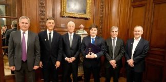 AFIRMAN QUE BANCOS DE EEUU FRENARON CRÉDITO DE U$S20.000 MILLONES PARA LA ARGENTINA: AHORA NEGOCIAN UN REPO POR U$S5.000 MILLONES