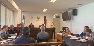 “EL CAJERO SE ROBÓ MÁS DE 400 MIL DÓLARES Y SE FUE A LA CASA CON UNA PALMADA EN LA ESPALDA Y UNA CONDENA CONDICIONAL”