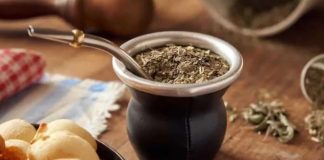 SALTA CELEBRA UNA NUEVA EDICIÓN DE ARRIMATE, EL FESTIVAL DEL MATE EN PLAZA ESPAÑA