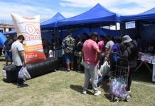 VECINOS APROVECHARON LAS OFERTAS DE “EL MERCADO EN TU BARRIO” EN LA ZONA OESTE