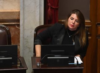 GUERRA DE DESPACHOS: “CALLATE, MAMARRACHO”