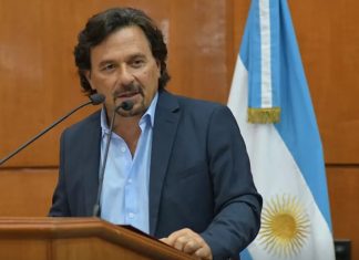 SÁENZ TOMARÁ JURAMENTO AL NUEVO JEFE DE GABINETE, A MINISTROS Y SECRETARIOS DEL EJECUTIVO PROVINCIAL