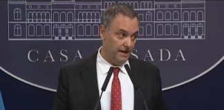 “CON MI PLATA HAGO LO QUE QUIERO”: UNA DE LAS FRASES DEL VERGONZANTE “ADORNI ILUSTRADO” EN CONFERENCIA