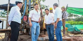 SÁENZ SUPERVISÓ EL AVANCE DE UN NUEVO POZO DE AGUA QUE REFORZARÁ EL SISTEMA DE TARTAGAL