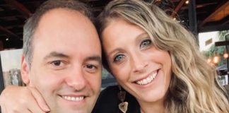 ADORNI: “VENGO A DESLOMARME”