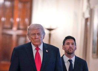 ATRAPADO EN LA HISTORIA