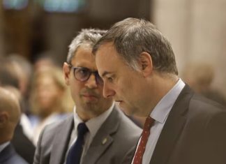 FRENÉTICO “COUCHEO” A MANUEL ADORNI PARA ENFRENTAR AL INTERROGATORIO DE DIPUTADOS CON EL APOYO DE MILEI Y LA MILITANCIA LIBERTARIA